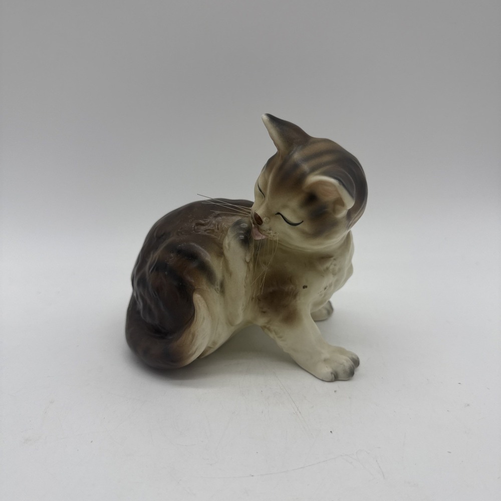 Porcelain Tabby Cat Kitten Figurine Brown Gray Striped Grooming Kitty 4" Granny